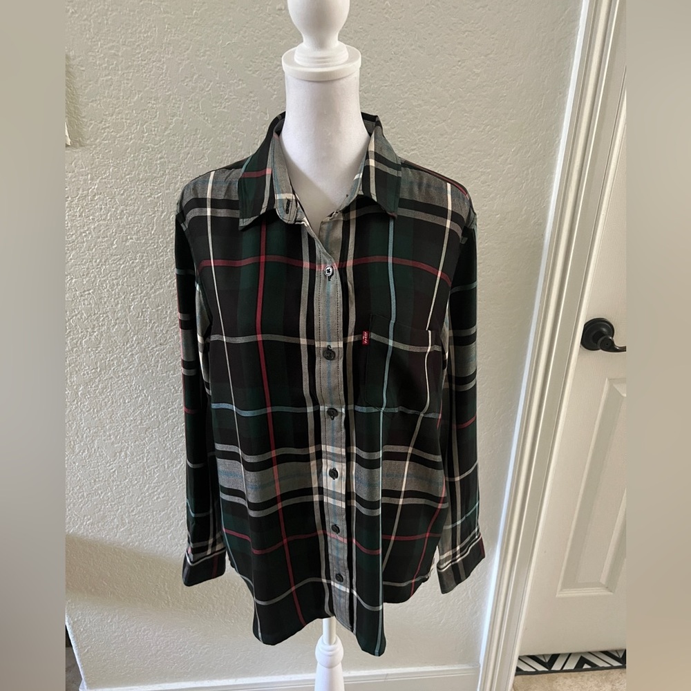 Women’s Button Down Shirt, Levi’s, Green, Boyfriend Fit,Full Sleeve, Size M